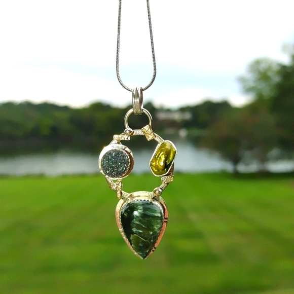 Seraphinite Art Piece Pendant in SOLID 925 Sterling Silver w/ Gold Vermeil - Picture 6 of 15